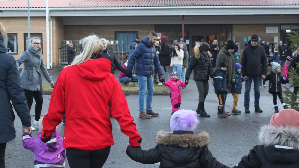 Julgransdanserna i Målilla och Mörlunda är inställda. Istället väljer Lions Club att skänka motsvarande summa till Bris.