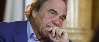 Oliver Stone ger ut sina memoarer