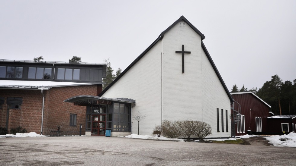 I ett svar till Sakine Madon kritiserar Olof Edsinger Östhammars kommuns beslut att neka Furuhöjdskyrkans ungdomsförening bidrag.