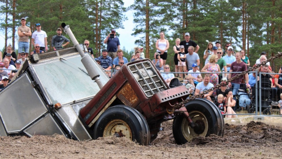Surhålskörningen var en populär tävling på den numera nedlagda traktorhelgen.