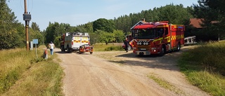 Skogsbrand kunde ringas in med helikopterhjälp