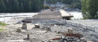 Om ett år ska Karlgårdsbron stå klar – men än är läget är lugnt på byggplatsen: ”De har meddelat att de tar semester”