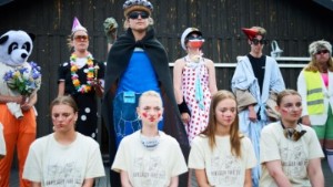 TV + BILDER: Visby Dansskola arrangerar dansläger för 35:e året • Tillbaka på Fårö efter pandemin • ”Man är en del av något större” 