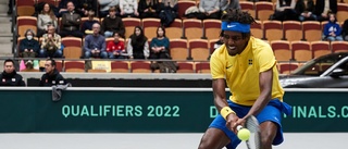 Elias Ymer tar covidsmittade stjärnans plats