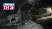 Bilbrand spred sig på parkeringsplats – tre fordon eldhärjades