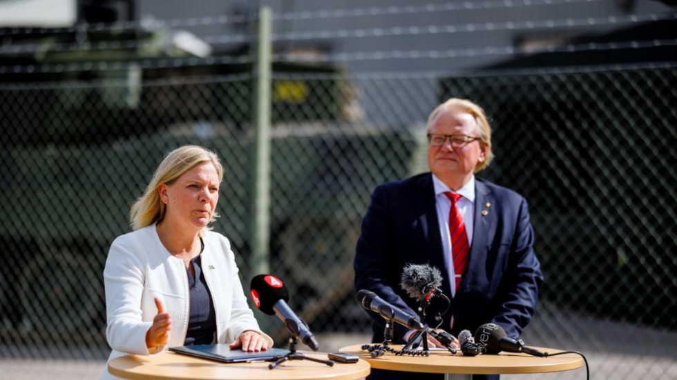 Statsminister Magdalena Andersson (S) och försvarsminister Peter Hultqvist (S) besöker I 19 Norrbottens regemente samt A 8 Bodens artilleriregemente.