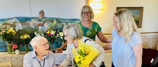 Lokalprofilen Bernt, 100, ställde till med fest i Torshälla
