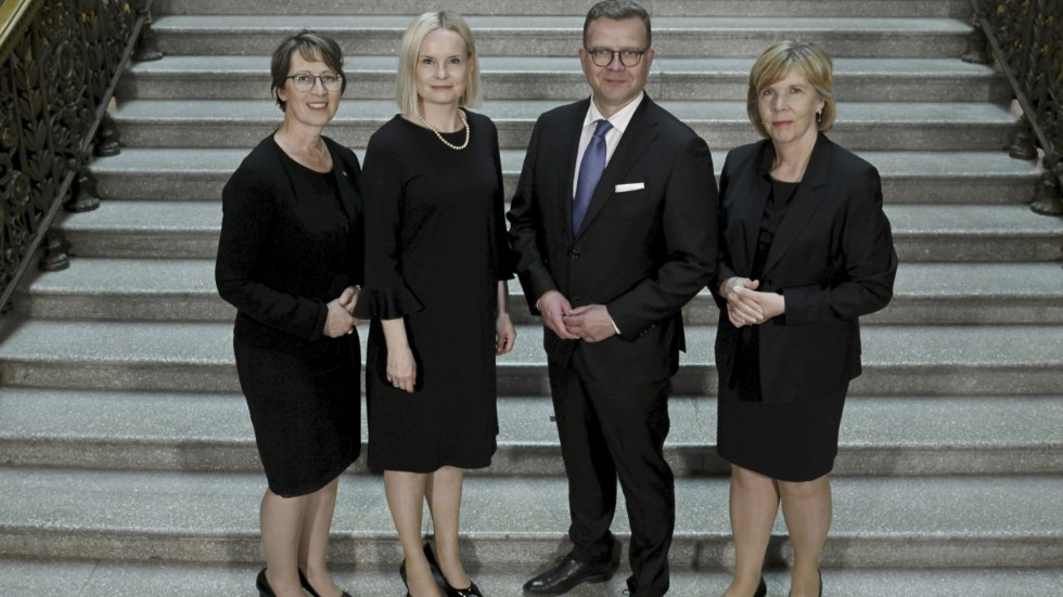 De finländska regeringspartiernas ledare, från vänster: Kristdemokraternas Sari Essayah, Sannfinländarnas Riikka Purra, Samlingspartiets Petteri Orpo och Svenska folkpartiets Anna-Maja Henriksson. Bilden togs den 20 juni.