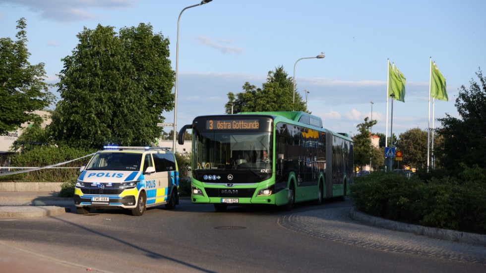 Även en buss i linjetrafik träffades vid skottlossningen i Gottsunda i Uppsala, dock inte denna buss.