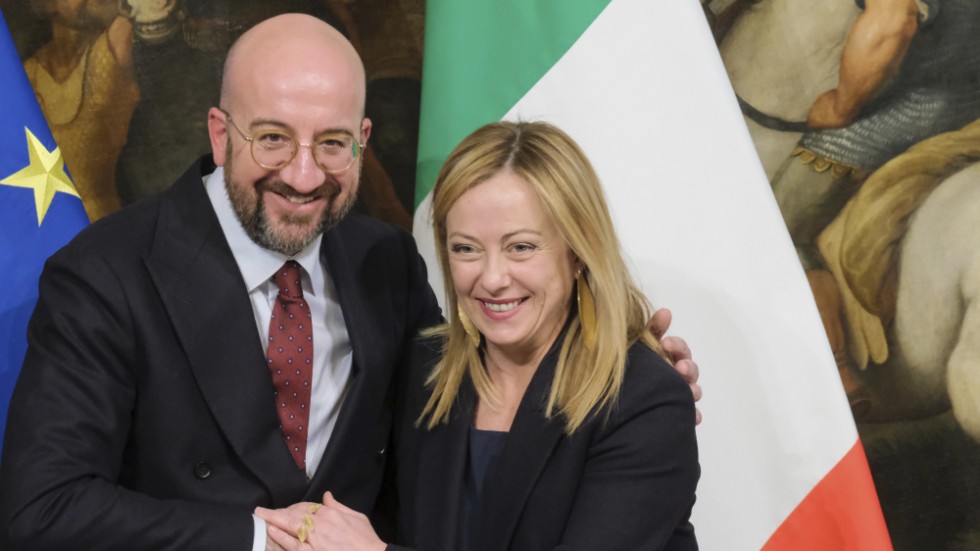 EU:s rådsordförande Charles Michel tillsammans med Italiens premiärminister Giorgia Meloni i Rom i januari. Melonis uppsving i Italien har skapat grogrund för ett utökat högersamarbete i EU. Arkivfoto.