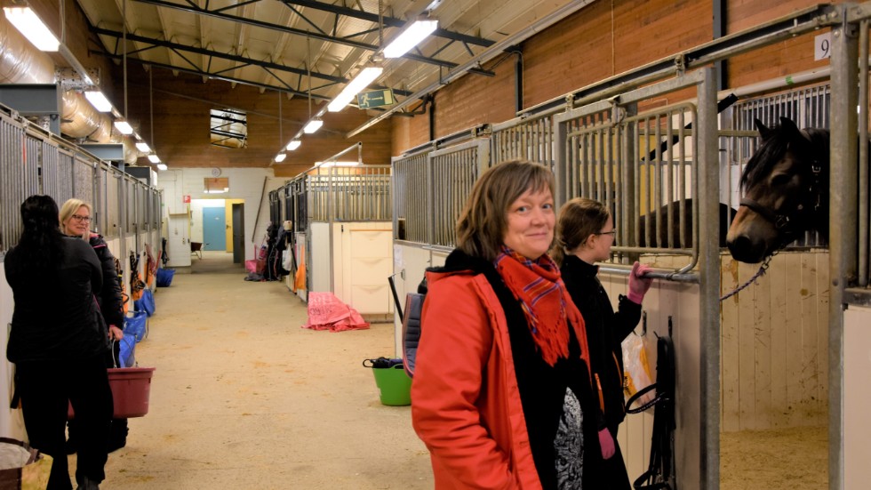 Jokkmokks Ridklubbs nya ordförande Lotta Silver hoppas snart kunna köpa in fler hästar för att säkra verksamheten.