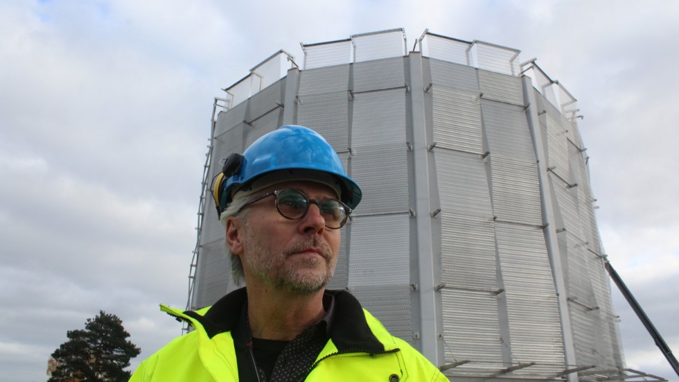 Västerviks kommuns va-chef Ruben Öberg är mycket nöjd med den omfattande helrenoveringen, för totalt 26 miljoner kronor, av Västerviks vattentorn.
