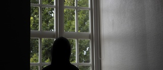 Mannen smög sig in i Julias hem – och våldtog henne: "Det var som en skräckfilm"