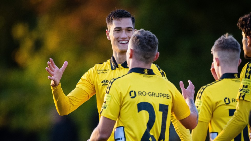 Amer Jusic och Theo Lind jublar i Elfsborgs U19-lag. Den här säsongen spelar båda i ÅFF.