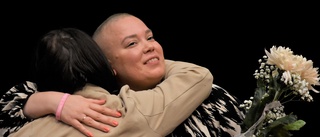 Mikaela, 28, har obotlig cancer • Känslosamt möte med Kalixborna • "Så länge forskningen går framåt finns det hopp"