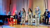 Julkonsert på Sörmlandsturné: Glitterchock mitt på blanka eftermiddagen med Karin Westerberg och gäster
