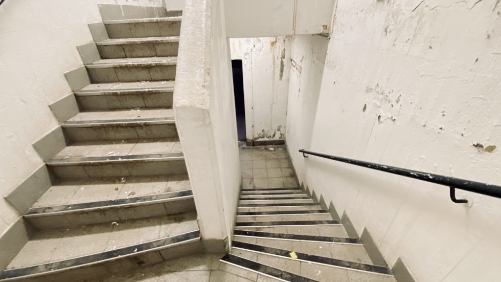 För att ta sig ner från översta våningen på Cityhusets parkering måste man gå i dessa trappor.