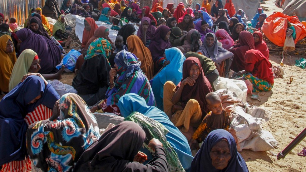 Människor som flytt områden med torka har samlats i utkanten av Somalias huvudstad Mogadishu i februari.