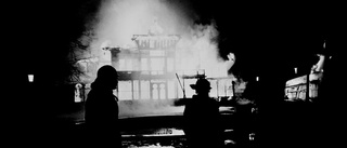 Ur arkivet: Omtvistad restaurang brann ner – men något konserthus blev det aldrig i parken