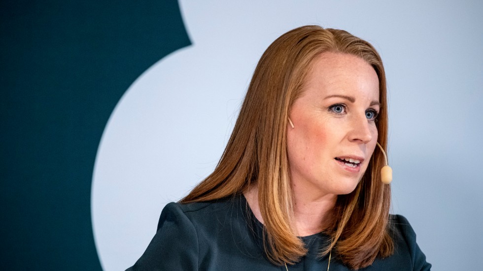 Centerpartiet vill stärka den långsiktiga finansieringen av tjej- och kvinnojourer. På bilden partiledaren Annie Lööf. Arkivbild.