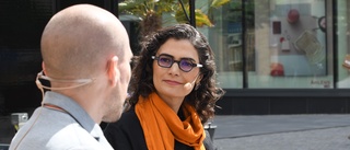 Hon orkade inte med censuren i Iran: "Vi hade små trådlösa hörlurar under slöjan och genom dem dikterar de vad vi säger"