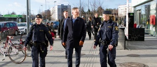 Inrikesministern besökte nya polisstyrkan