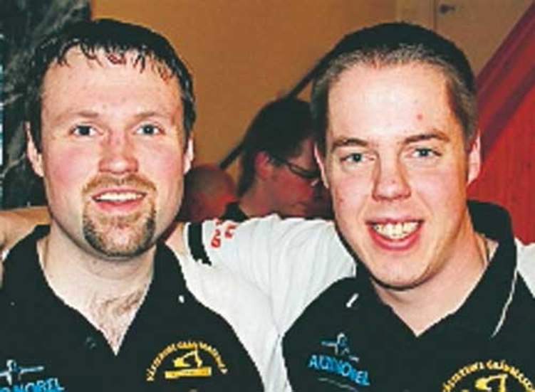 Jonny Sandberg och Kalle Berggren tog full pott när Domino vann årets första match i elitserien.