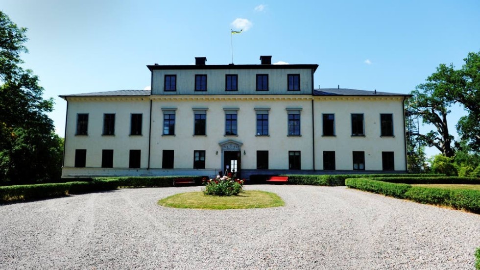Casimirsborgs slott ligger vid Gamlebyvikens strand.