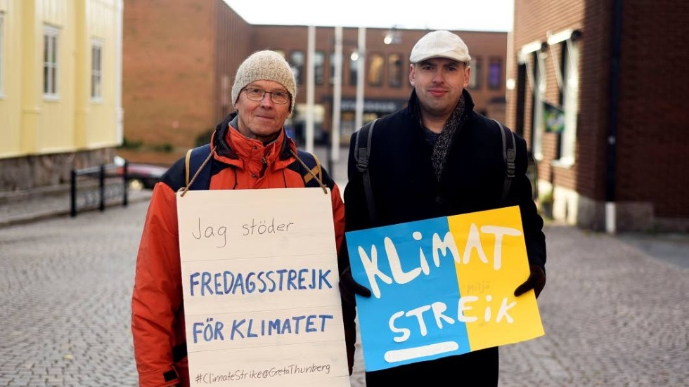 Ingvar Edlund och Laurent Mertz klimatstrejkar på fredagar för att hålla frågan aktuell.