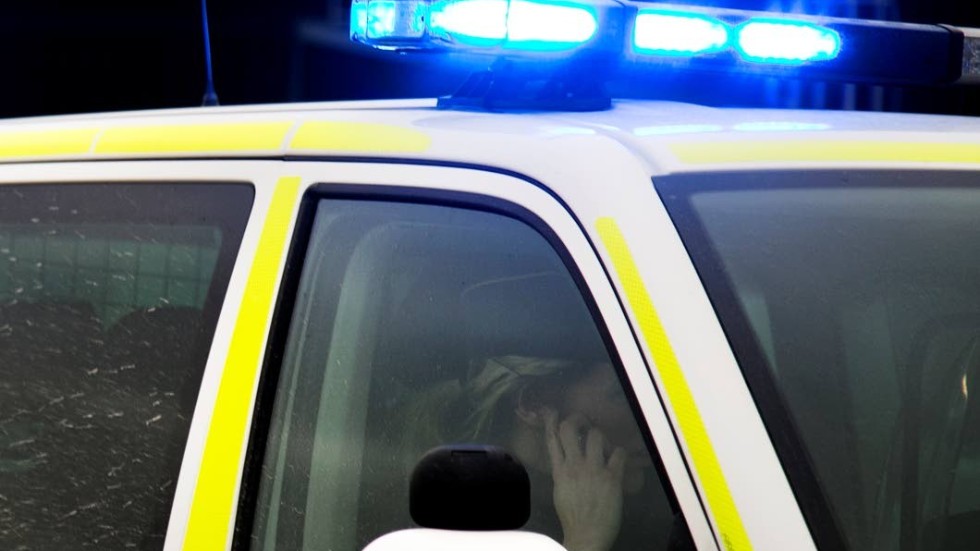 En bil med lastad full med koppar stoppades av polis på Höglandet.