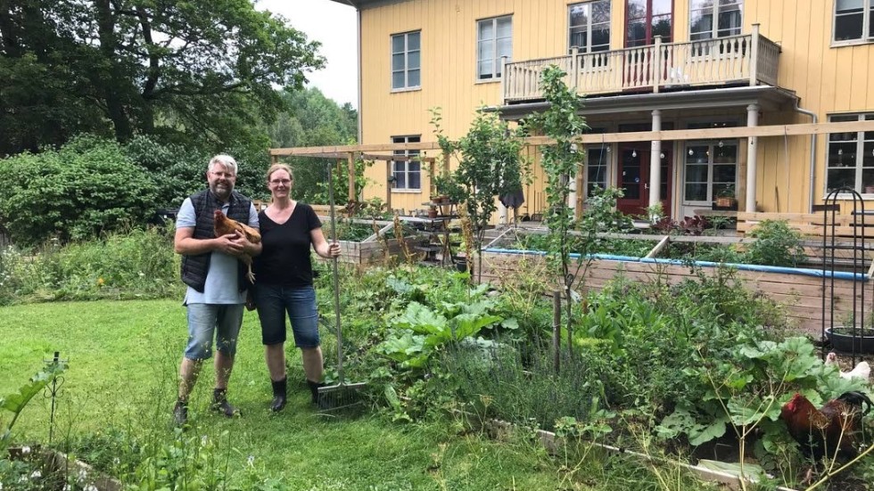 Riquette och René Verschoor satsar mer på sin trädgård i Lidhem, där de driver B&B. På söndag är de en av 139 trädgårdar runtom i Sverige som deltar i Lands "Öppen trädgård 2019".