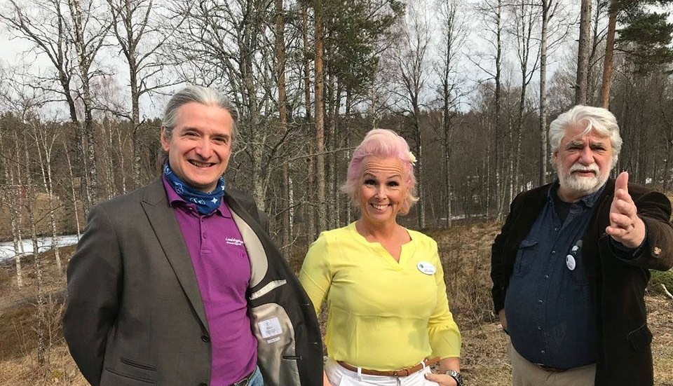 Den nya partiledaren Stefan Torssell (t h) och de tidigare partiledarna Erika Sörengård och Claes Littorin.