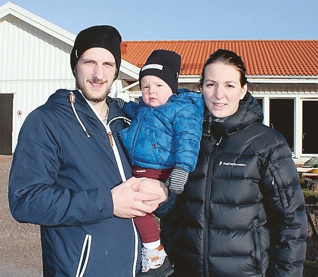 Emil Wahlberg spelar numera hockey på heltid och har på så sätt fått mer tid med familjen.