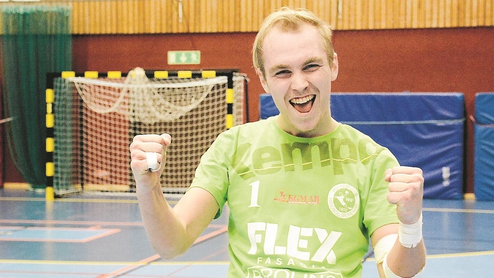 Storspel. Jesper Rüdiger släppte bara fem mål bakom sig i den första halvleken mot Bilagan. Totalt blev det bara 16 när Hultsfred vann stort. Foto: Torbjörn Allvin