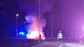 Bil totalförstörd i brand – vittne: "Vi såg röken"