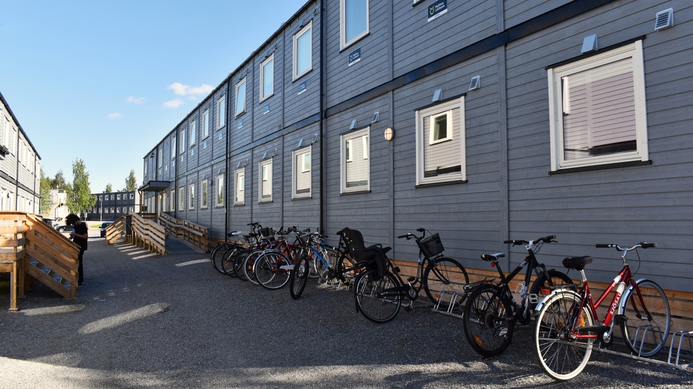 Many students in Skellefteå live in these barrack-style housing units on the campus.