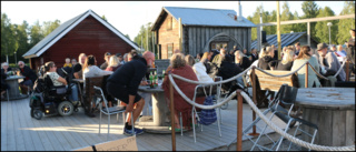 Kommunen förbjuder Beas rökeri och hamncafé att sälja sik