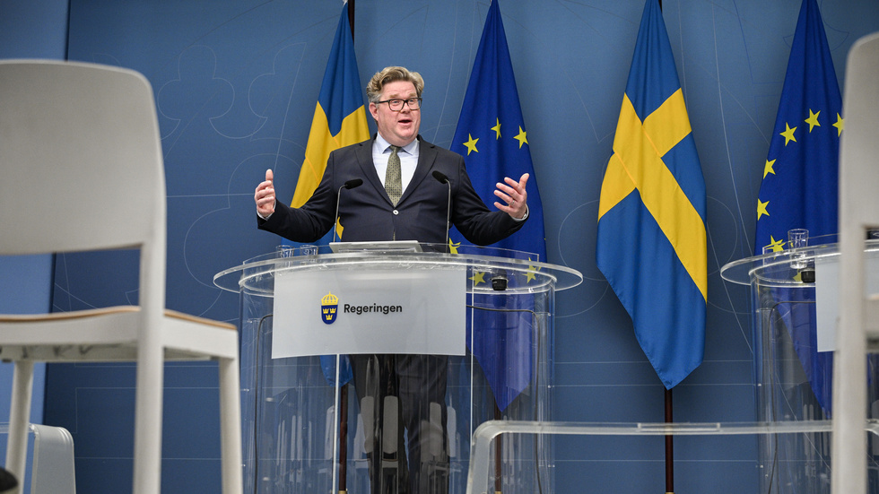 Justitieminister Gunnar Strömmer kallade till pressträff under torsdagen, efter sprängningen i Linköping. "Vi måste flytta fram positionerna rejält", säger han.