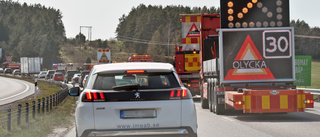 Köer och trafikstörningar efter lastbilsolyckan på E4
