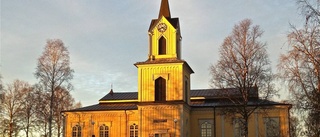 Råneå kyrka byter färg?