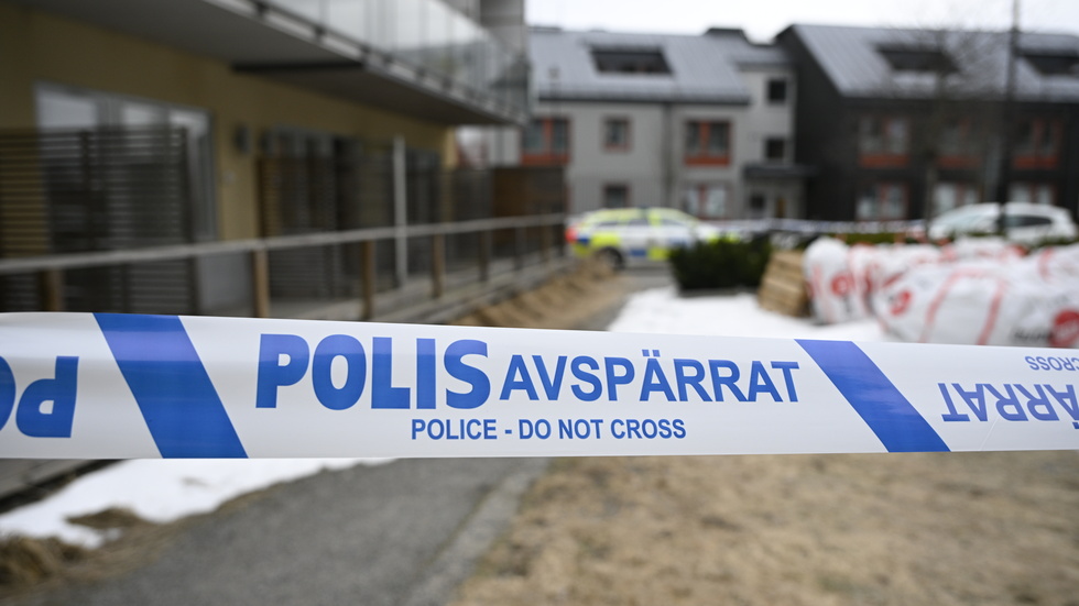 Polisavspärrningar i Haninge söder om Stockholm efter kidnappningen som slutade i skottlossning sent på natten mot den 5 april i år. Arkivbild.