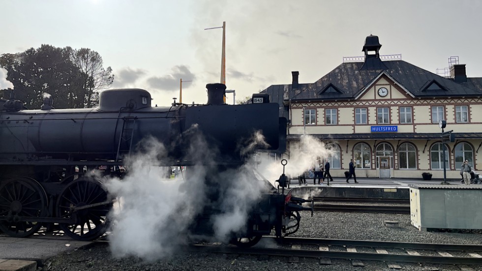Nässjö järnvägsmuseum kommer att köra ett jubileumståg med ånglok mellan Nässjö och Oskarshamn den 25 maj. Ett av stoppen görs i Hultsfred.