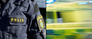 Eskilstunakvinnans pungattack: Sparkade polis i skrevet
