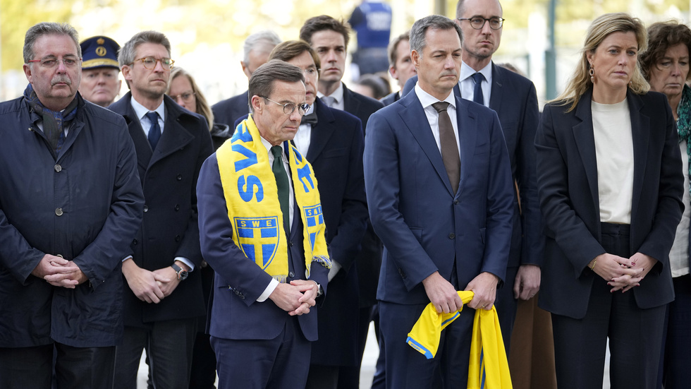 Statsminister Ulf Kristersson, här på minnesstund i Bryssel, är fast besluten att kasta den svenska naiviteten överbord.
