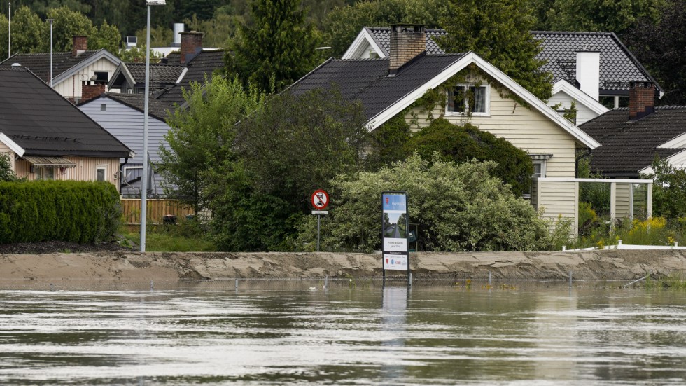 Hønefoss har drabbats hårt av översvämningar och vattennivån i Storelva väntas stiga ytterligare.