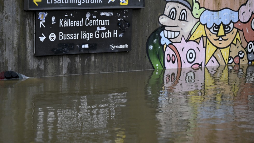 Översvämning vid järnvägsstationen Kållered centrum.