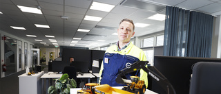 Volvo CE i Eskilstuna anställer 100 personer under hösten: "Det rullar på bra"