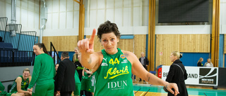 Alviksstjärnans pik efter finalsegern mot Luleå Basket