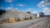Gigantiska stenhögar: "Vi tvingades spränga mer berg"