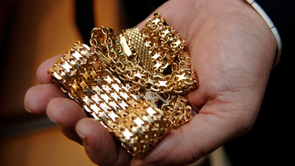 Guldsmycken till ett värde av 40|000 kronor saknades plötsligt i en hemtjänstmottagares smyckeskrin. Arkivbild.